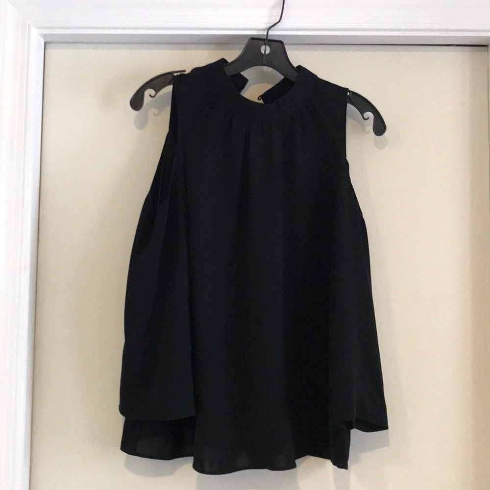 Cold shoulder top